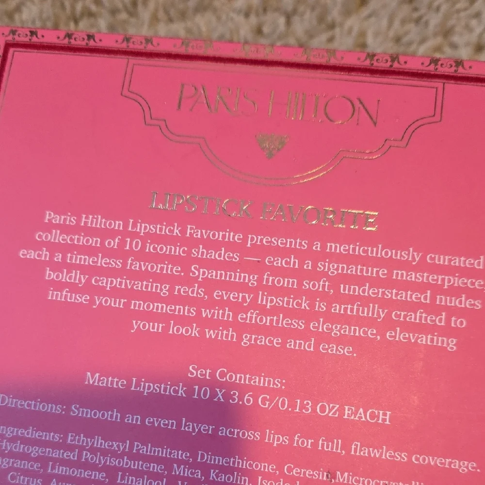 Paris Hilton explore paris